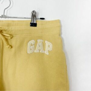 Gap Logo Women’s French‎ Almond Yellow Cotton Blend Fleece Shorts Size Small